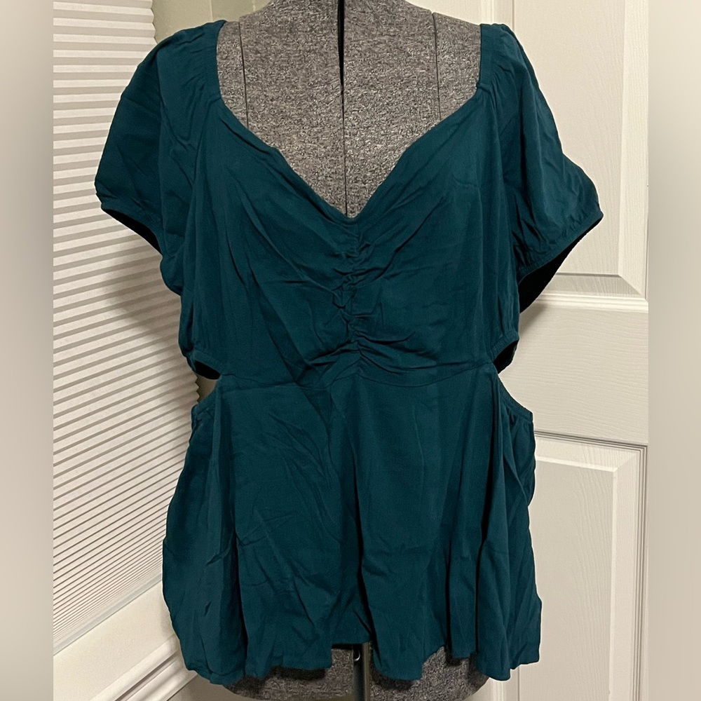 Torrid Babydoll Rayon Slub With Side Cutouts Top size 2x